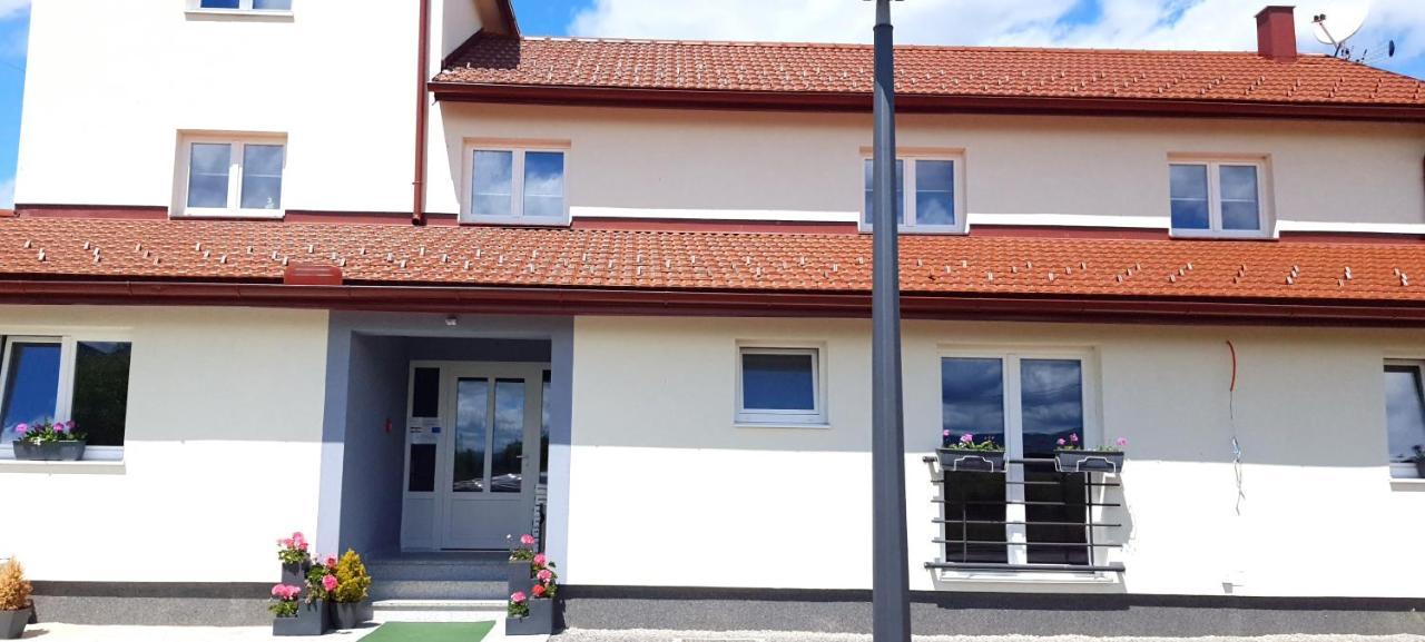 Apartmani Fenestra Tesla I Faust Otocac Luaran gambar
